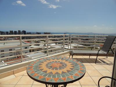 Apartment / Flat For Rent in Vredehoek, Cape Town