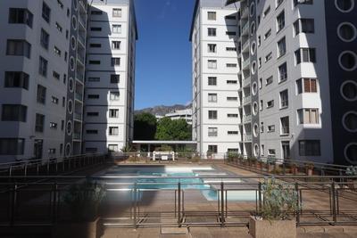 Apartment / Flat For Rent in Claremont, Cape Town