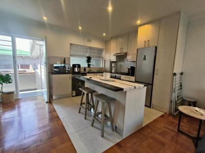 Apartment / Flat For Rent in Oranjezicht, Cape Town