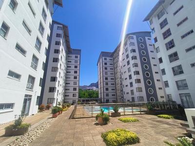 Apartment / Flat For Rent in Claremont Upper, Cape Town