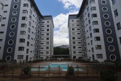 Apartment / Flat For Rent in Claremont Upper, Cape Town