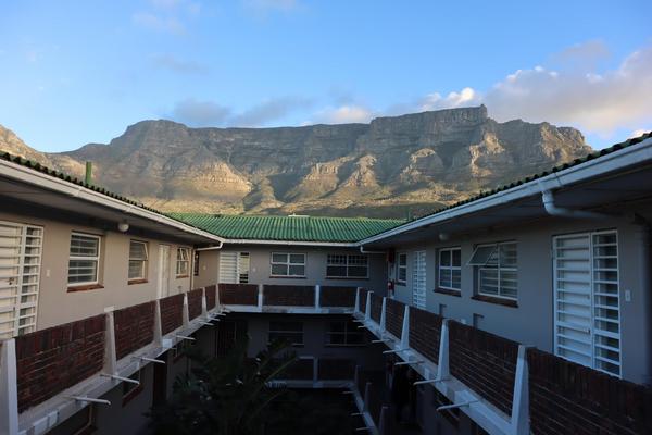 Apartment / Flat For Rent in Gardens, Cape Town
