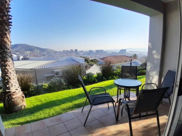 Apartment / Flat For Rent in Vredehoek, Cape Town
